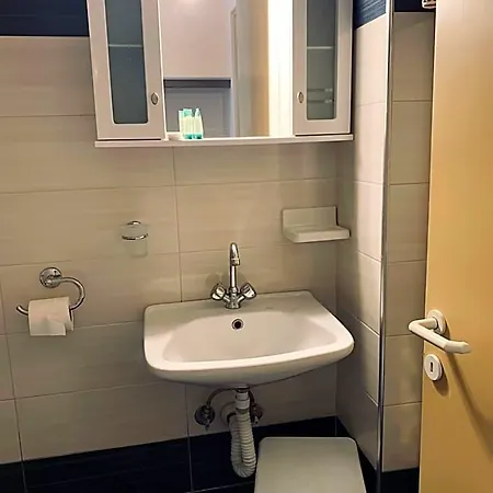 Eleana Hotel 2*